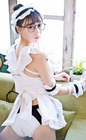 Charming Chinese 18 year-old beauty in a